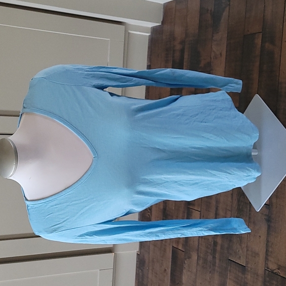 Hyba workout top Blue. Size medium. - Picture 1 of 4
